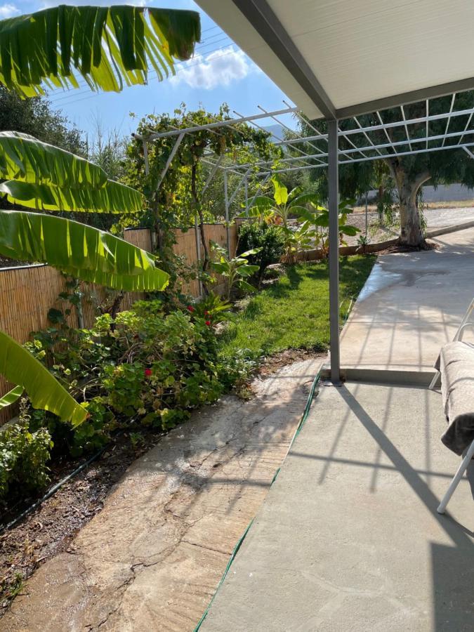 Ambelakia Bungalow Monemvasía Eksteriør bilde